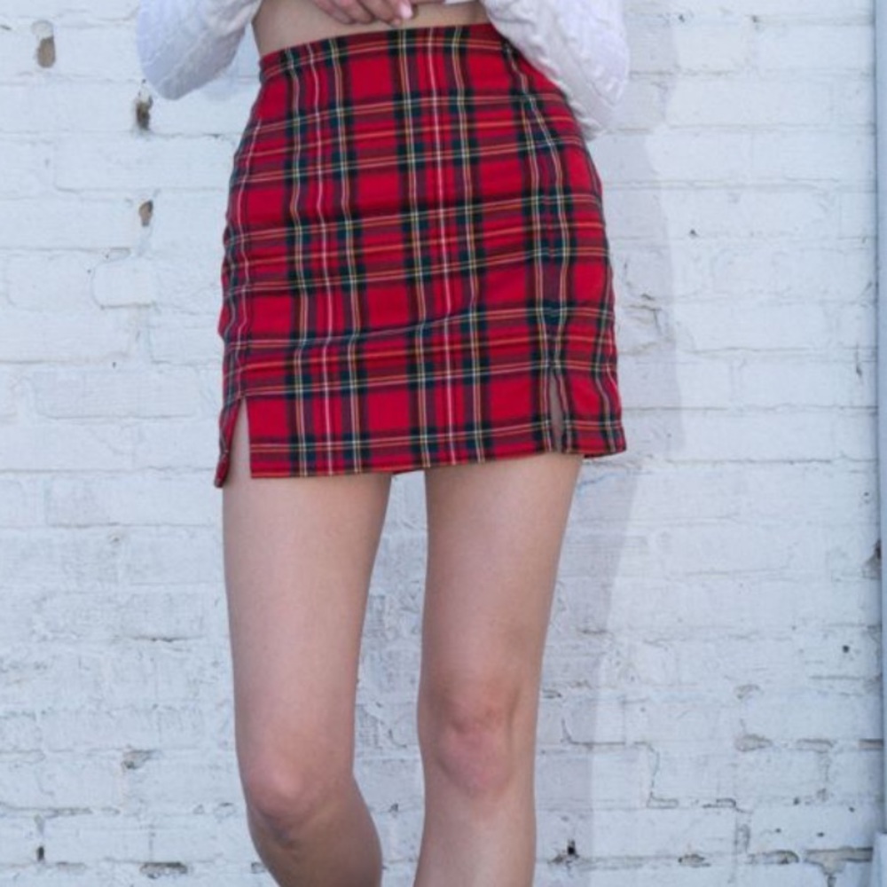 Brandy Melville plaid cara skirt